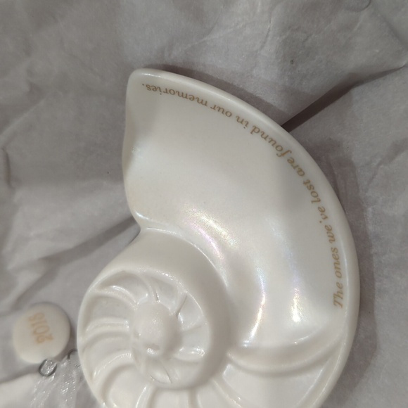 2015 Hallmark Keepsake Always Remembered Ornament - Picture 4 of 4